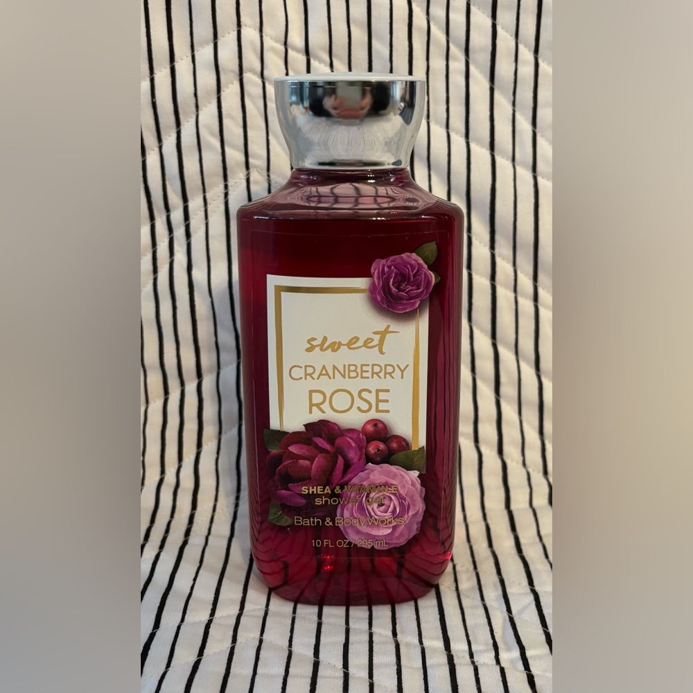 Bath & Body Works Sweet Cranberry Rose Body Wash